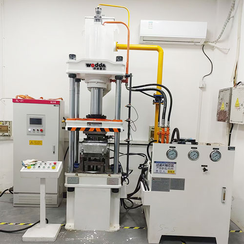 63噸碳酸鈉粉末成型液壓機(jī)