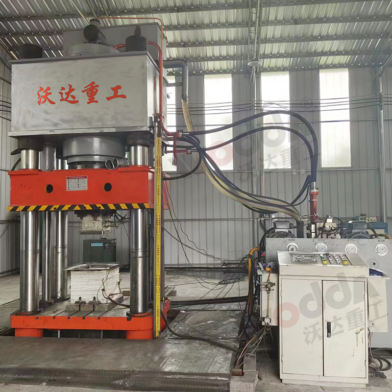 石墨坩堝自動化生產(chǎn)線_2000噸坩堝液壓機(jī)_200噸液壓機(jī)廠家 石墨坩堝自動化生產(chǎn)線_2000噸坩堝液壓機(jī)_200噸液壓機(jī)廠家