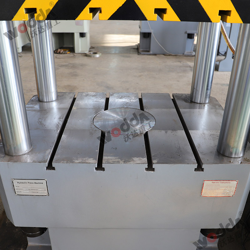 滕州液壓機細節(jié)