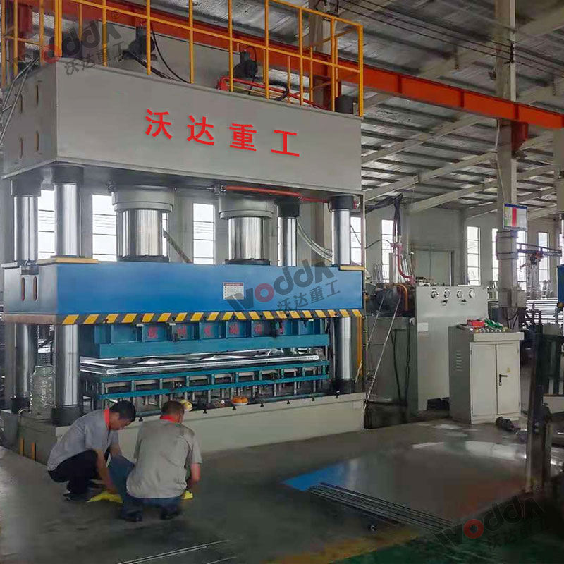1000噸不銹鋼門面板壓紋成型液壓機