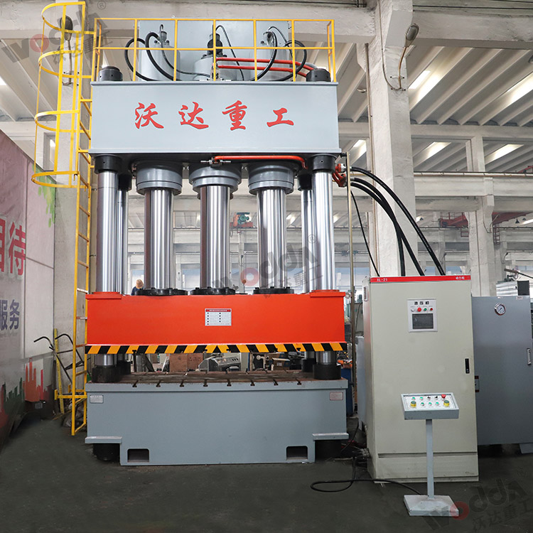 1000噸建筑模板成型液壓機(jī).jpg 1000噸建筑模板成型液壓機(jī).jpg