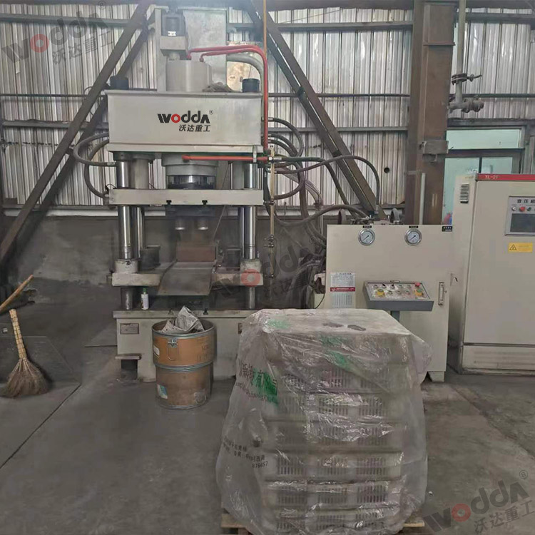 200噸壓錳粉成型液壓機 200噸壓錳粉成型液壓機