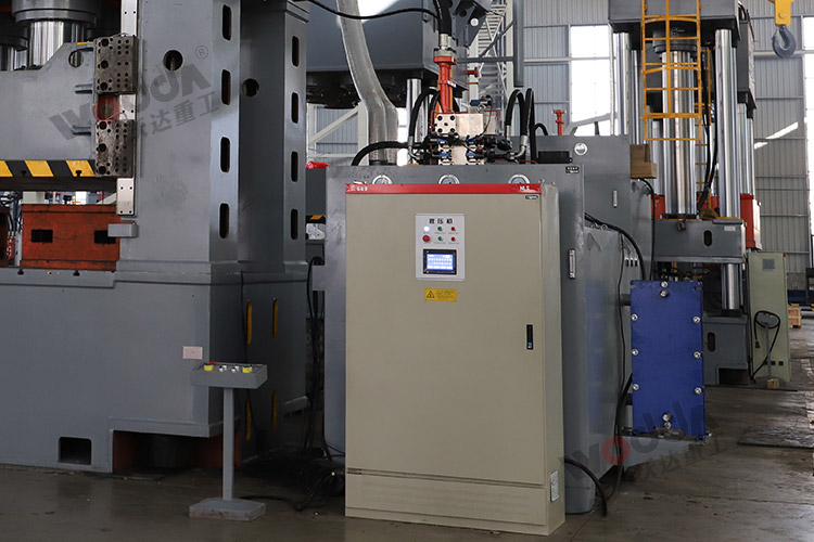 2000噸框架液壓機(jī)（移動控制臺、電器柜）