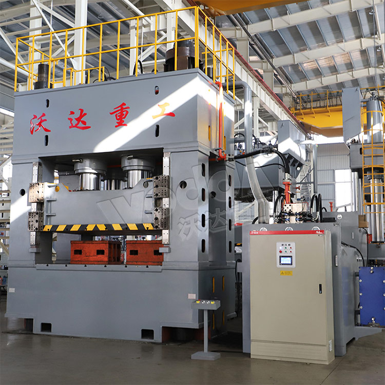 2000噸框架液壓機(jī)車間實拍