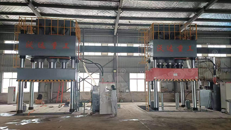 1500噸汽車導(dǎo)流罩成型液壓機(jī)安裝調(diào)試 1500噸汽車導(dǎo)流罩成型液壓機(jī)安裝調(diào)試