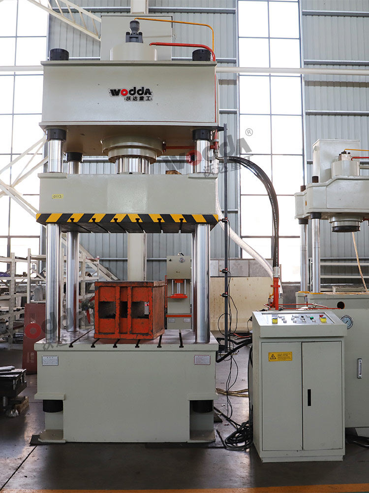 液壓機(jī) 液壓機(jī)