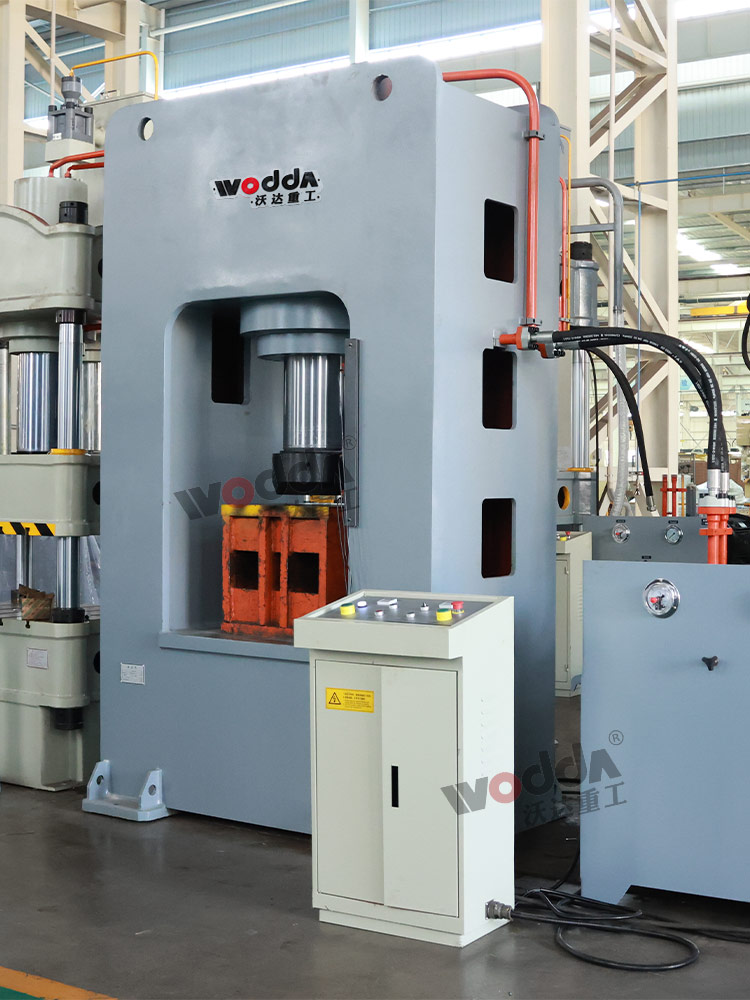 500噸龍門式壓裝液壓機 500噸龍門式壓裝液壓機