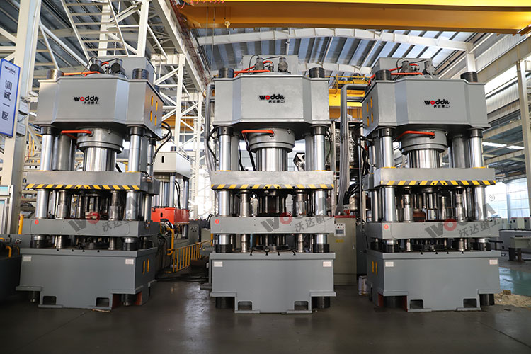 3臺(tái)800噸金屬粉末壓塊機(jī)