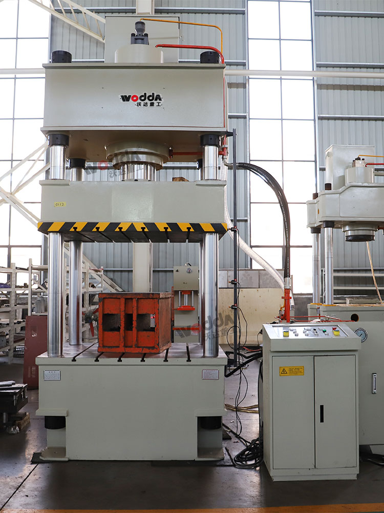 315噸國標(biāo)液壓機(jī) 315噸國標(biāo)液壓機(jī)