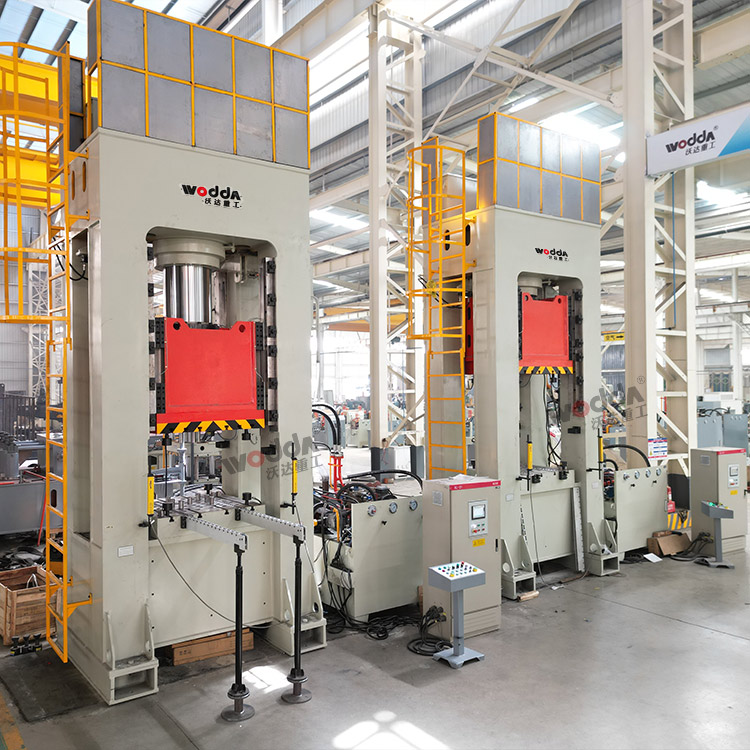 國(guó)外客戶采購兩臺(tái)630噸框架式液壓機(jī)（液壓墊）