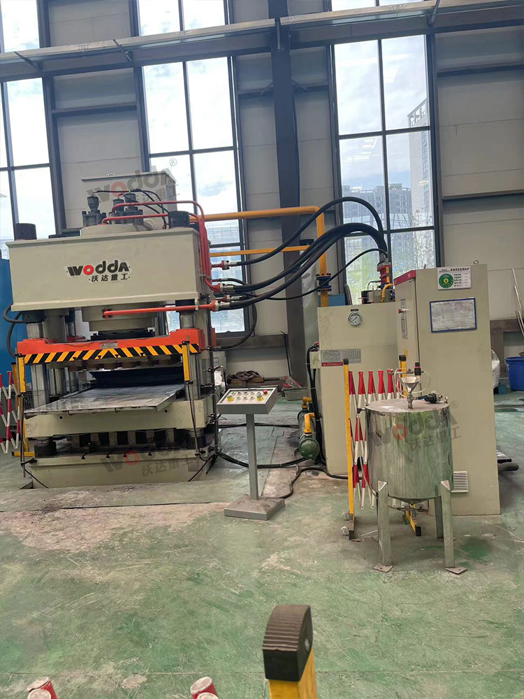 630噸粉末成型液壓機(jī) 630噸粉末成型液壓機(jī)