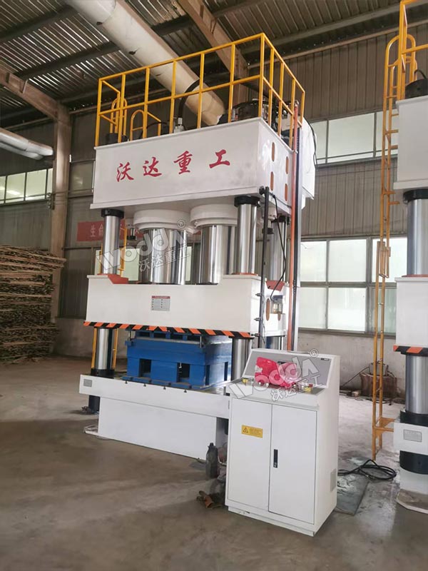 1800噸液壓機(jī)