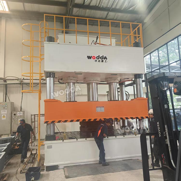 1000噸四柱液壓機(jī)