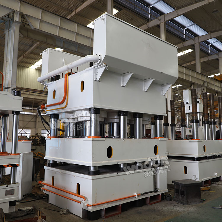 3600噸鋼木門壓花機