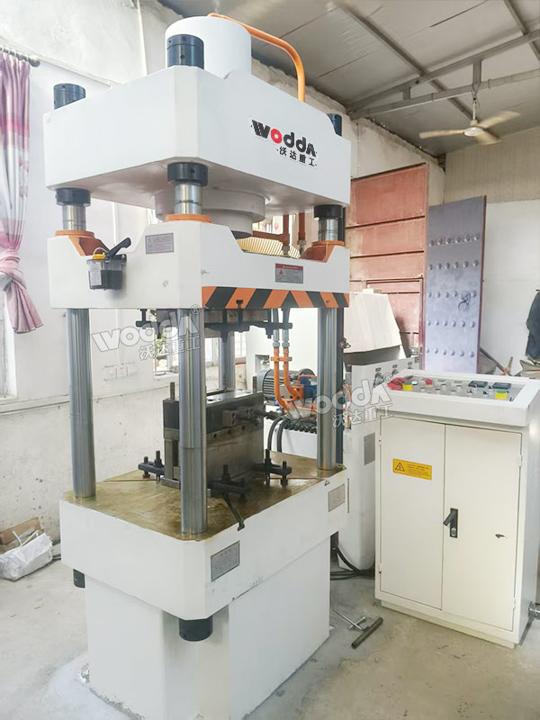 160噸四柱液壓機