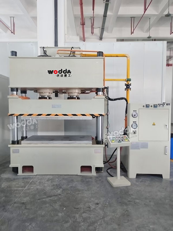 200噸四柱液壓機(jī)