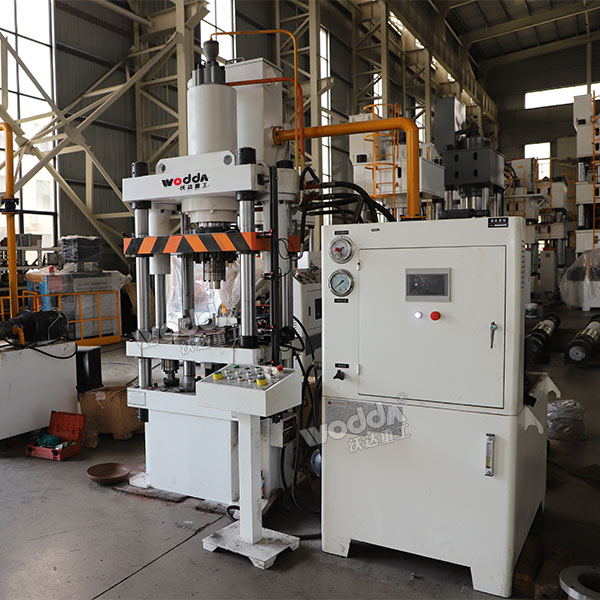 120噸汽車摩擦片成型液壓機(jī)