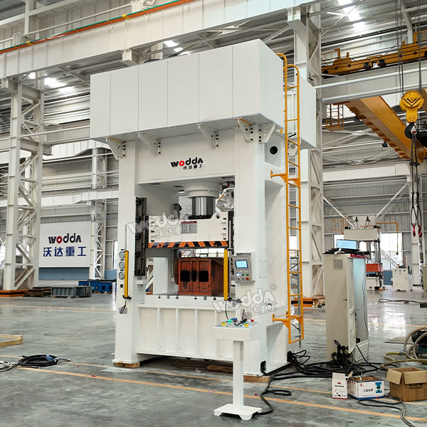 315噸汽車(chē)配件成型液壓機(jī)