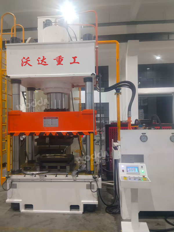 400噸汽車配件成型液壓機(jī)現(xiàn)場