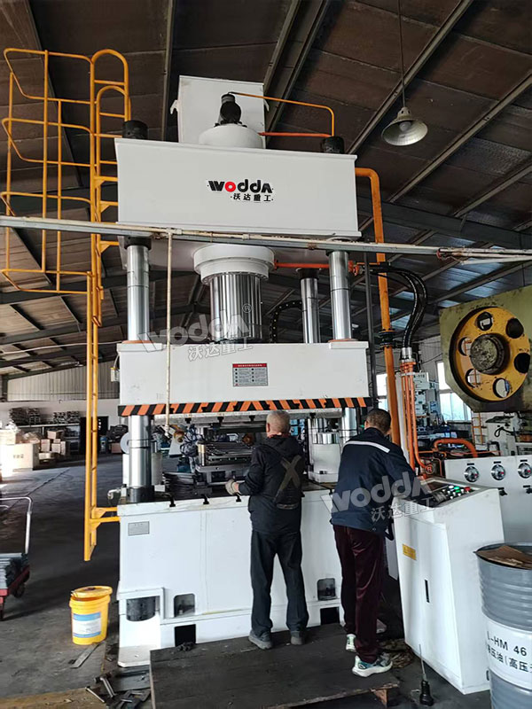 500噸汽車底盤配件成型液壓機(jī)