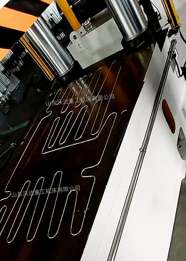 500噸四柱液壓機壓冷凝管