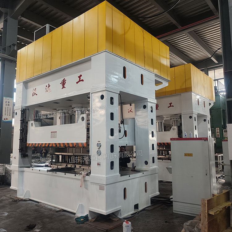 630噸框架式液壓機(jī) 630噸框架式液壓機(jī)