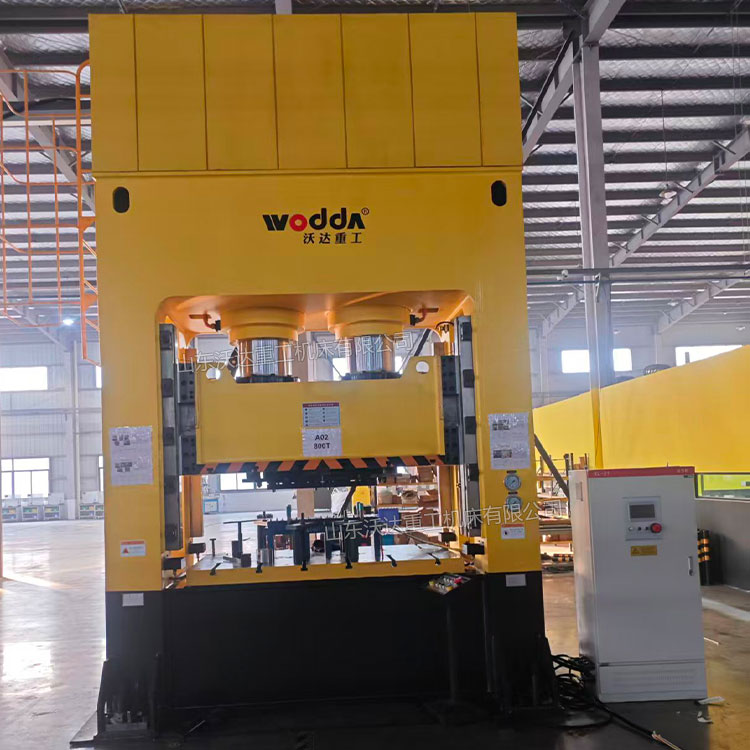 800噸自行車變速盤沖壓液壓機(jī)現(xiàn)場