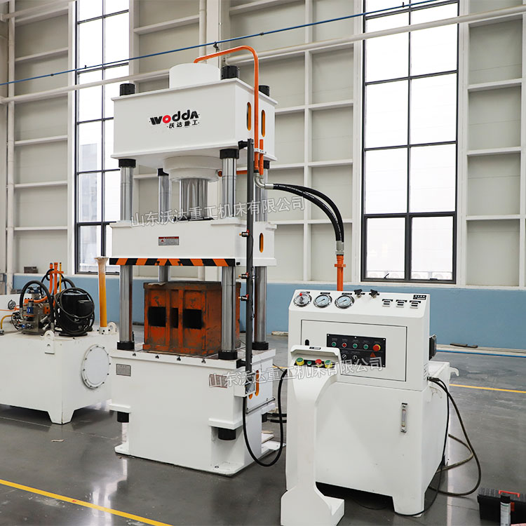 200噸四柱液壓機(jī) 200噸四柱液壓機(jī)