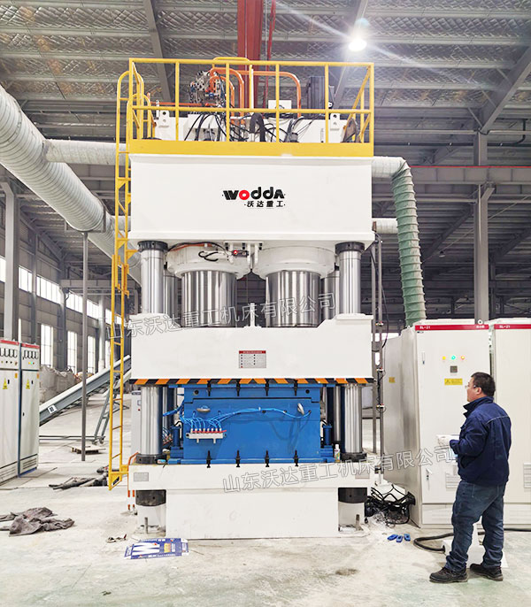 1600噸塑料托盤(pán)液壓機(jī)現(xiàn)場(chǎng) 1600噸塑料托盤(pán)液壓機(jī)現(xiàn)場(chǎng)