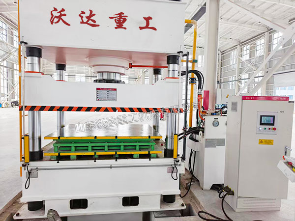 400噸金屬成型液壓機(jī)調(diào)試完成 400噸金屬成型液壓機(jī)調(diào)試完成