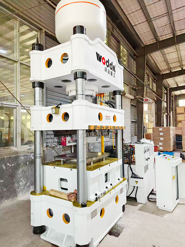 315噸不銹鋼托盤拉伸液壓機調(diào)試