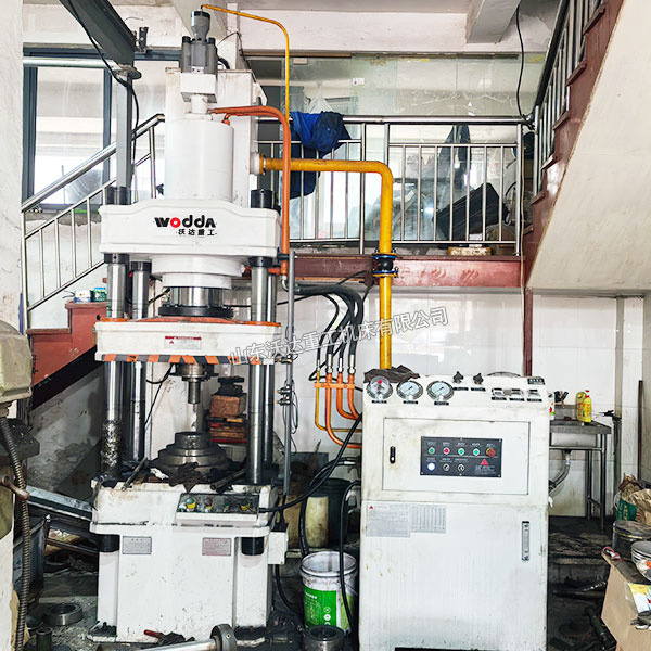 200噸金屬腳腕成型液壓機