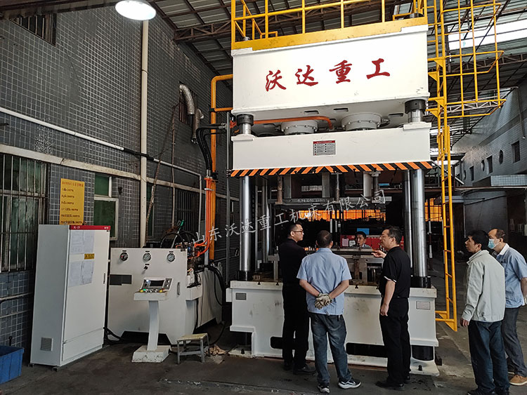 500噸四柱液壓機沖壓不銹鋼板