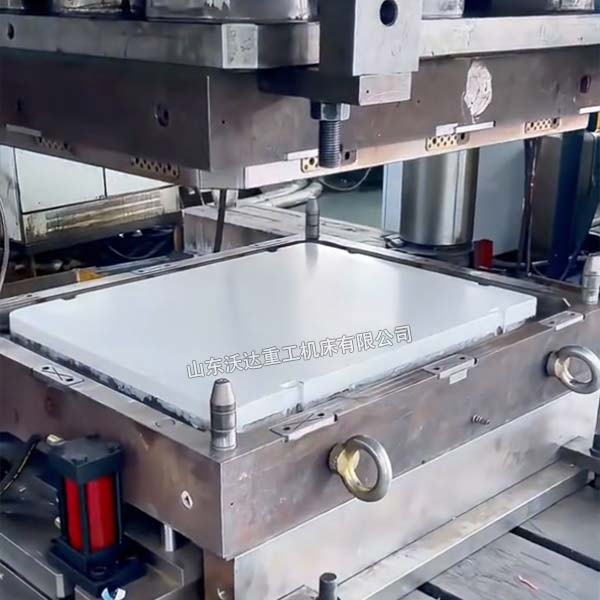 630噸電力配電箱成型液壓機(jī)