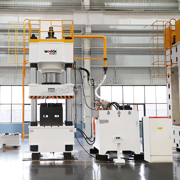 液壓機(jī).jpg 液壓機(jī).jpg