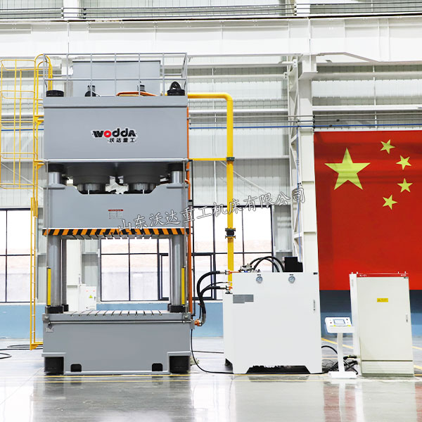 液壓機(jī).jpg 液壓機(jī).jpg