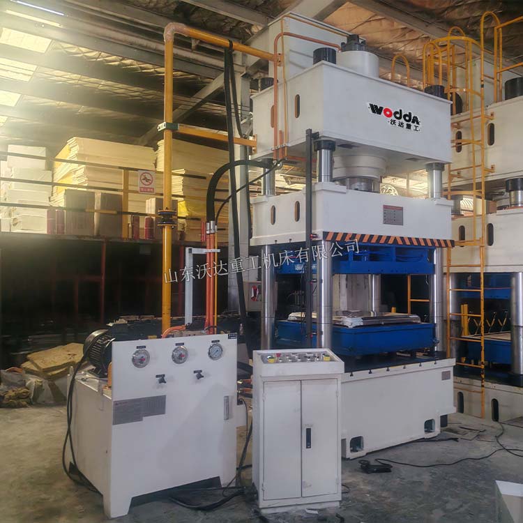 400噸四柱液壓機(jī)沖壓不銹鋼水箱板 400噸四柱液壓機(jī)沖壓不銹鋼水箱板