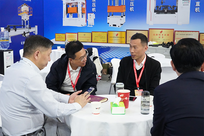 沃達(dá)重工-中國數(shù)控機(jī)床展