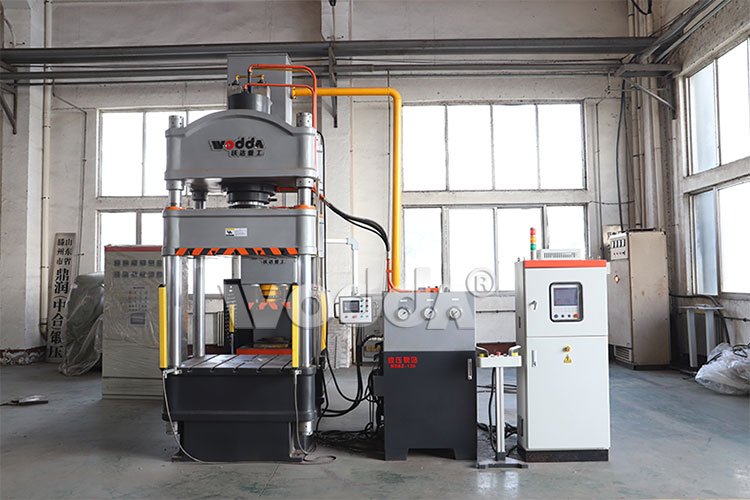 200噸三梁四柱液壓機(jī)