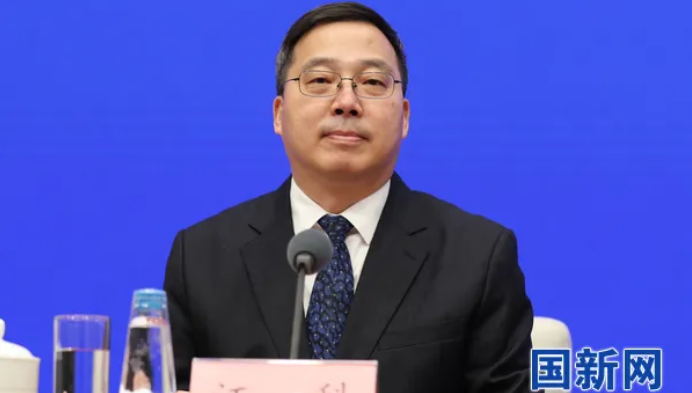 民法典明確多數(shù)業(yè)主同意即可，住建部：推動老舊小區(qū)加裝電梯，探索“物業(yè)+養(yǎng)老”新模式(圖1)